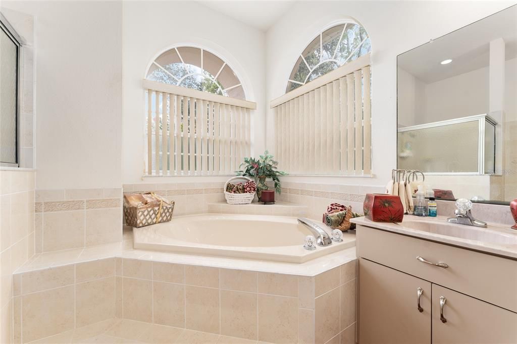 待售: $469,999 (4 贝兹, 3 浴室, 2505 平方英尺)