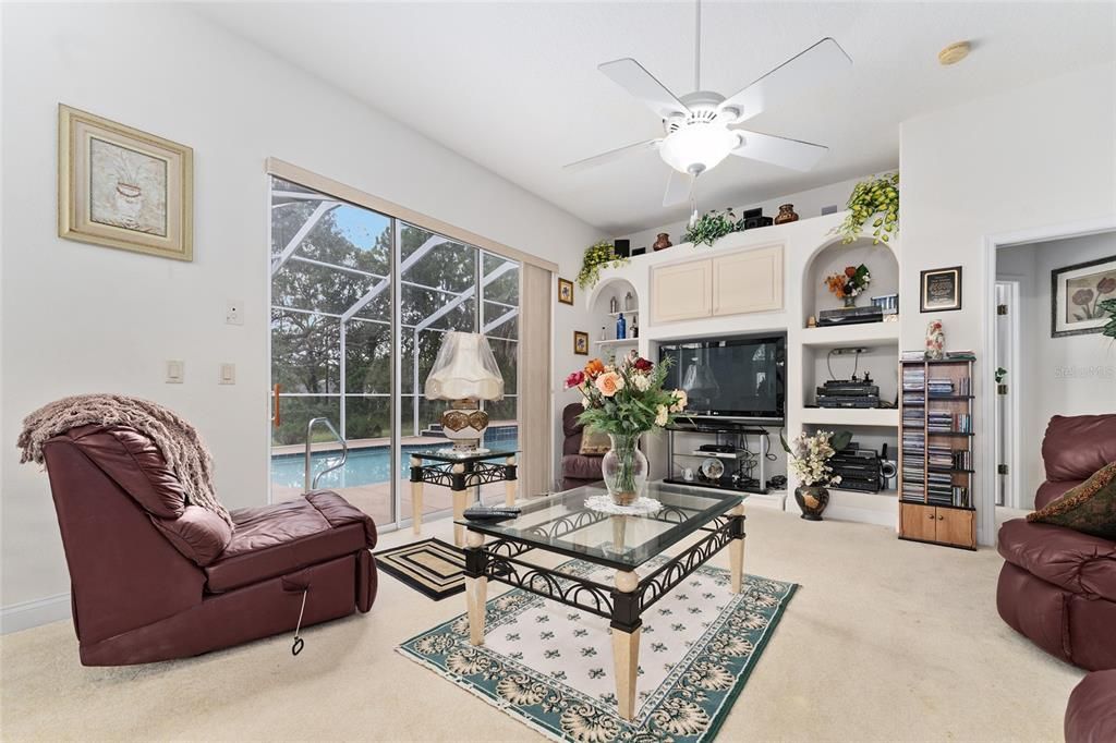 待售: $469,999 (4 贝兹, 3 浴室, 2505 平方英尺)