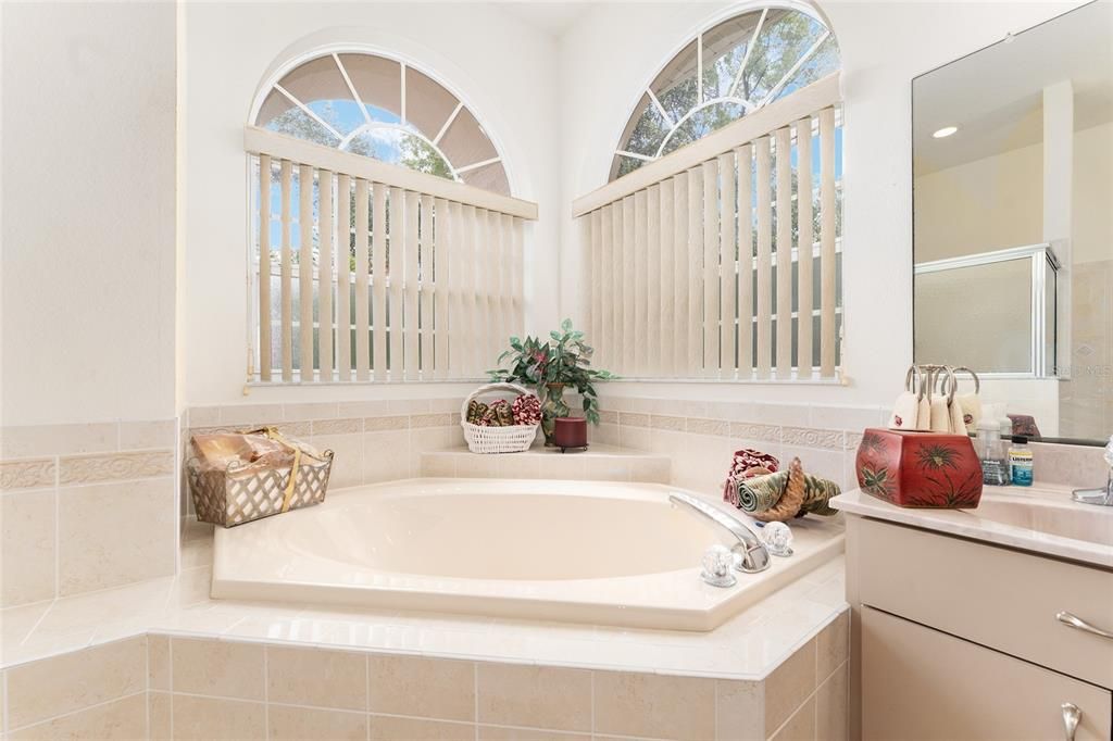 待售: $469,999 (4 贝兹, 3 浴室, 2505 平方英尺)