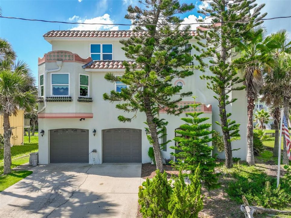 For Sale: $1,490,000 (5 beds, 5 baths, 3639 Square Feet)