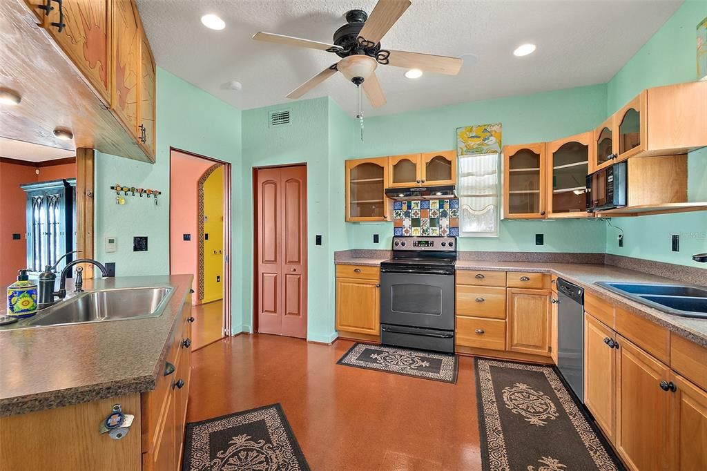 For Sale: $1,490,000 (5 beds, 5 baths, 3639 Square Feet)