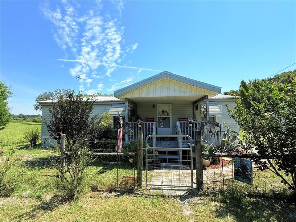 Recently Sold: $169,900 (2 beds, 2 baths, 960 Square Feet)