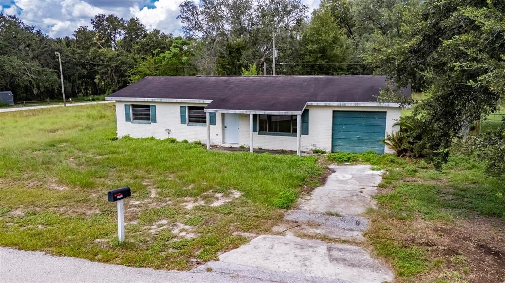 For Sale: $99,800 (3 beds, 2 baths, 1000 Square Feet)