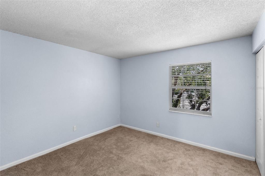 For Sale: $179,900 (2 beds, 2 baths, 953 Square Feet)