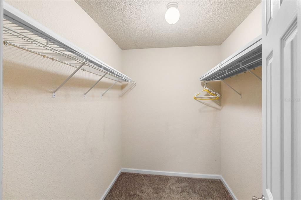 For Sale: $179,900 (2 beds, 2 baths, 953 Square Feet)