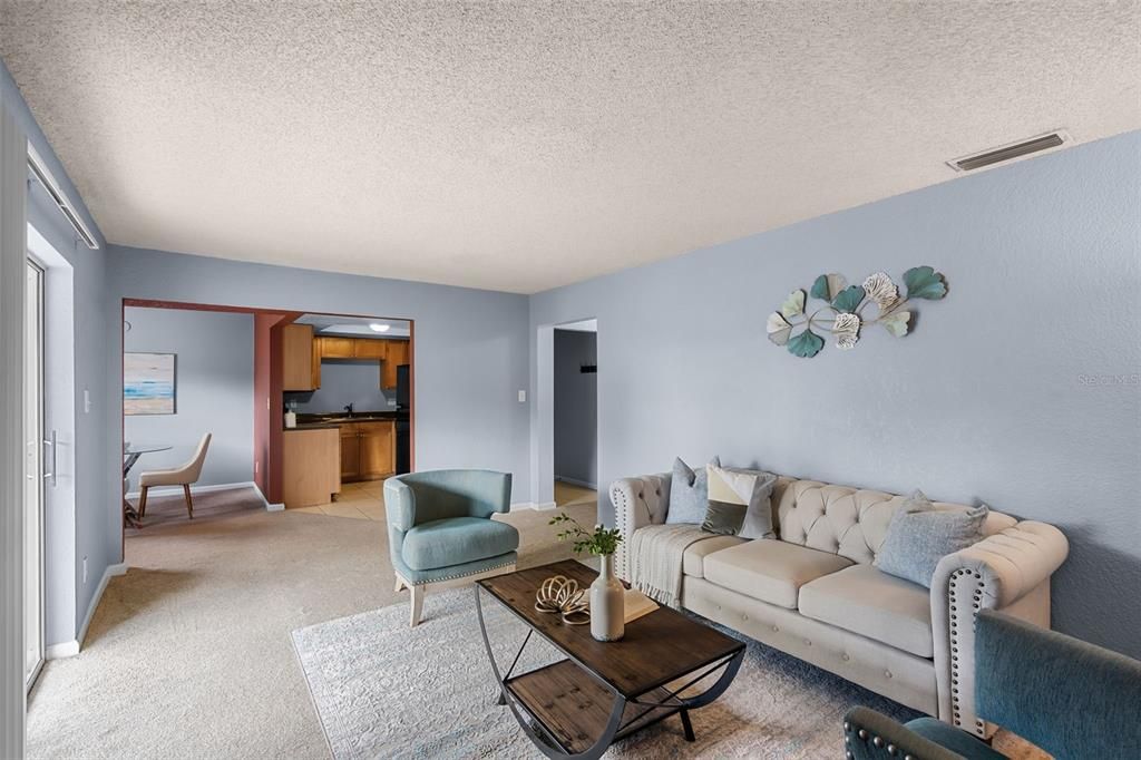 For Sale: $179,900 (2 beds, 2 baths, 953 Square Feet)