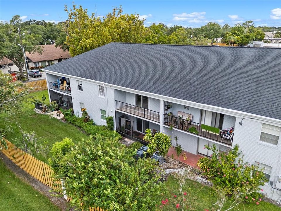 For Sale: $179,900 (2 beds, 2 baths, 953 Square Feet)