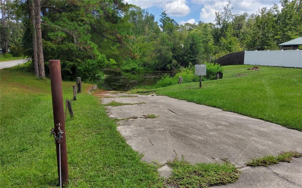 待售: $40,000 (0.22 acres)