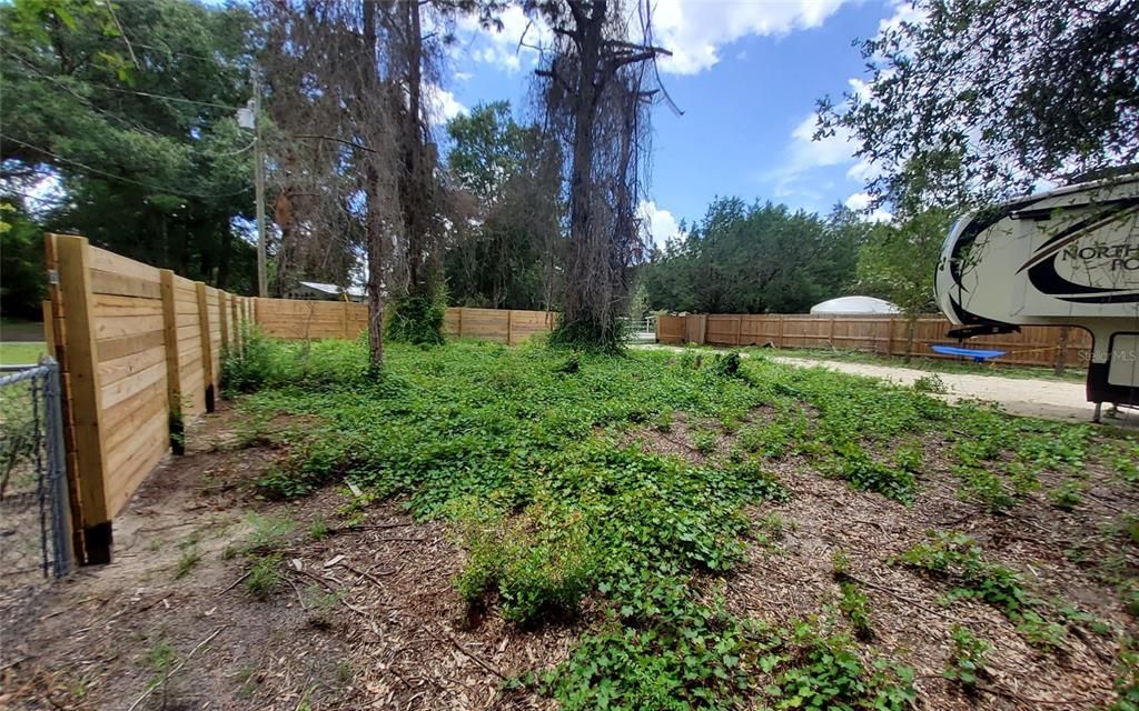 待售: $40,000 (0.22 acres)