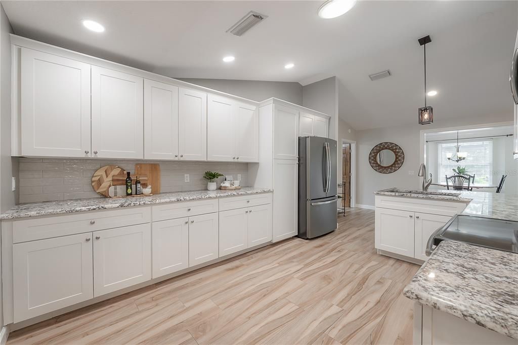 На продажу: $599,999 (3 спален, 2 ванн, 1998 Квадратных фут)