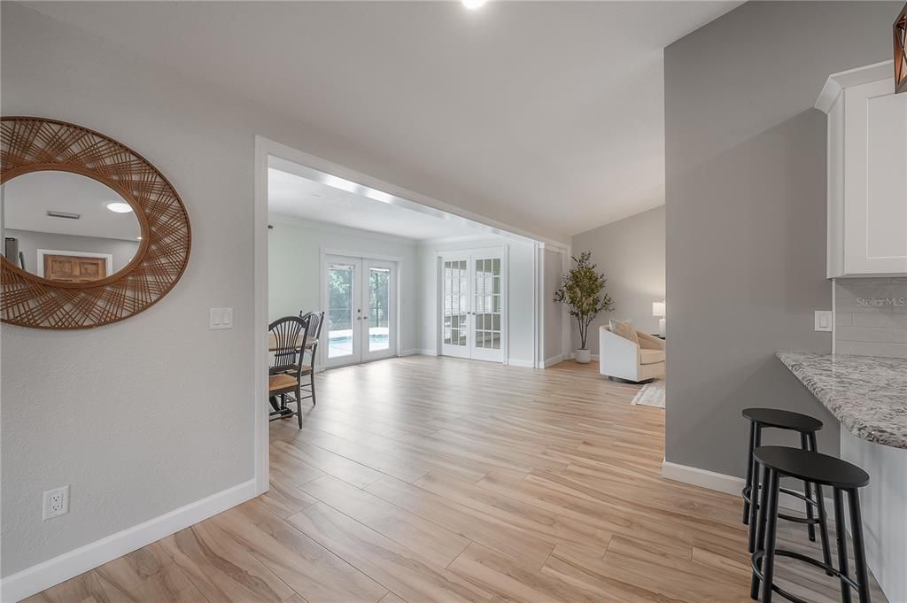 На продажу: $599,999 (3 спален, 2 ванн, 1998 Квадратных фут)