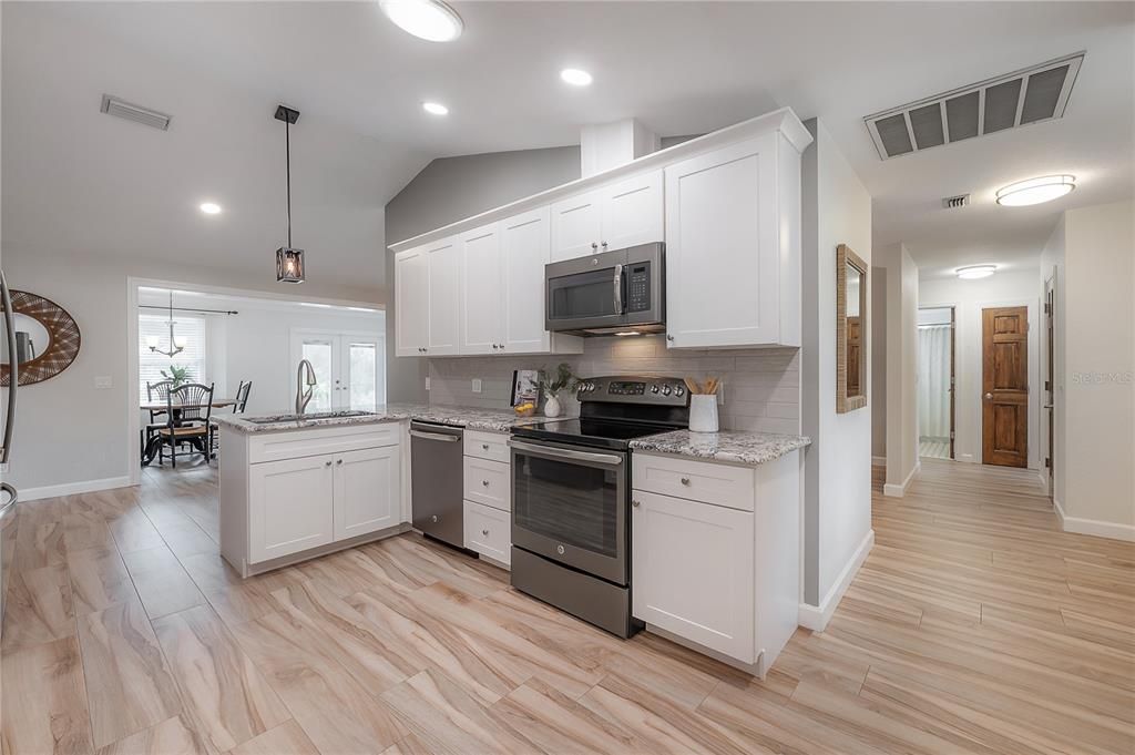 На продажу: $599,999 (3 спален, 2 ванн, 1998 Квадратных фут)