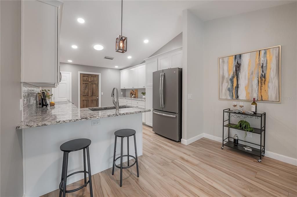 На продажу: $599,999 (3 спален, 2 ванн, 1998 Квадратных фут)