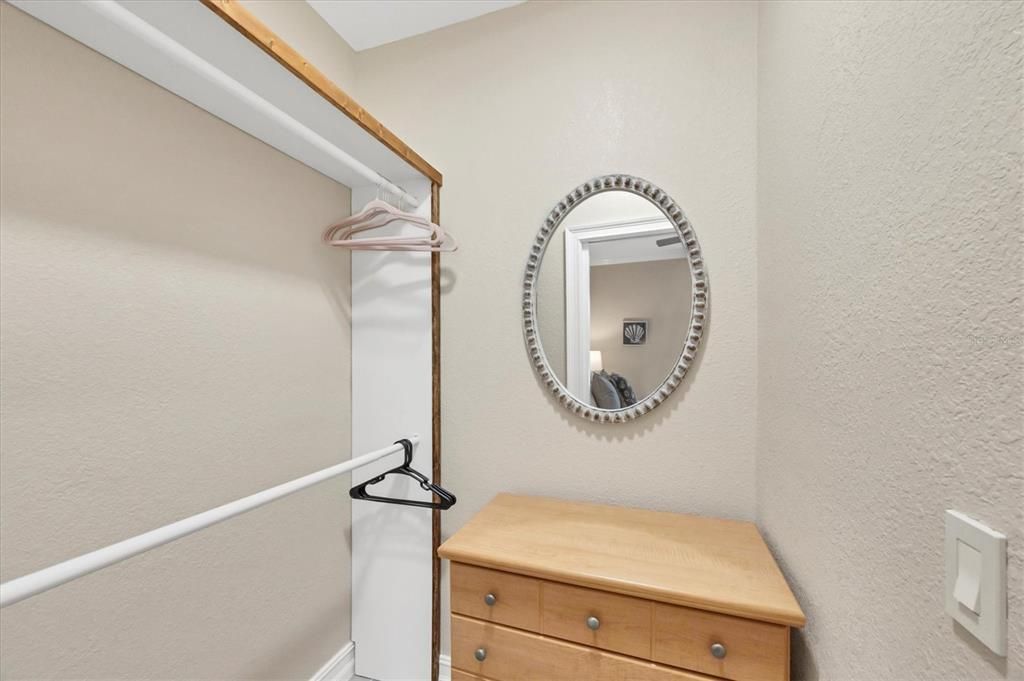 For Sale: $270,000 (2 beds, 2 baths, 1188 Square Feet)