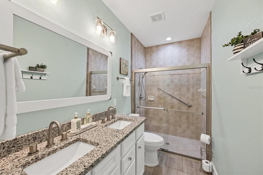 For Sale: $270,000 (2 beds, 2 baths, 1188 Square Feet)