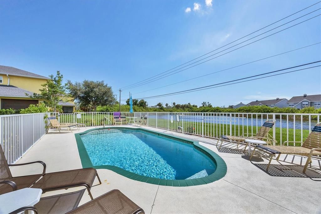 For Sale: $270,000 (2 beds, 2 baths, 1188 Square Feet)