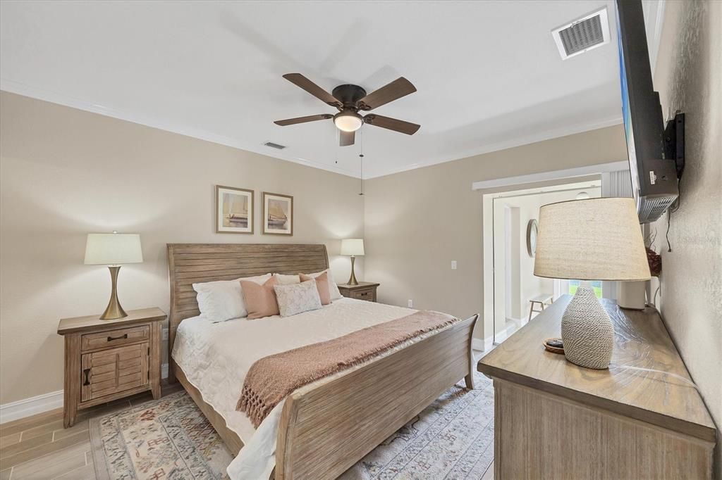 For Sale: $270,000 (2 beds, 2 baths, 1188 Square Feet)