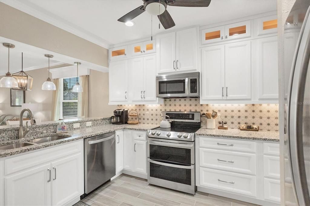 For Sale: $270,000 (2 beds, 2 baths, 1188 Square Feet)