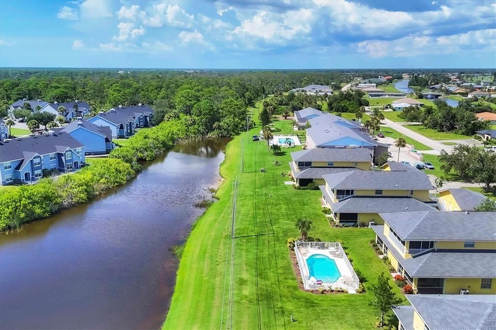 For Sale: $270,000 (2 beds, 2 baths, 1188 Square Feet)