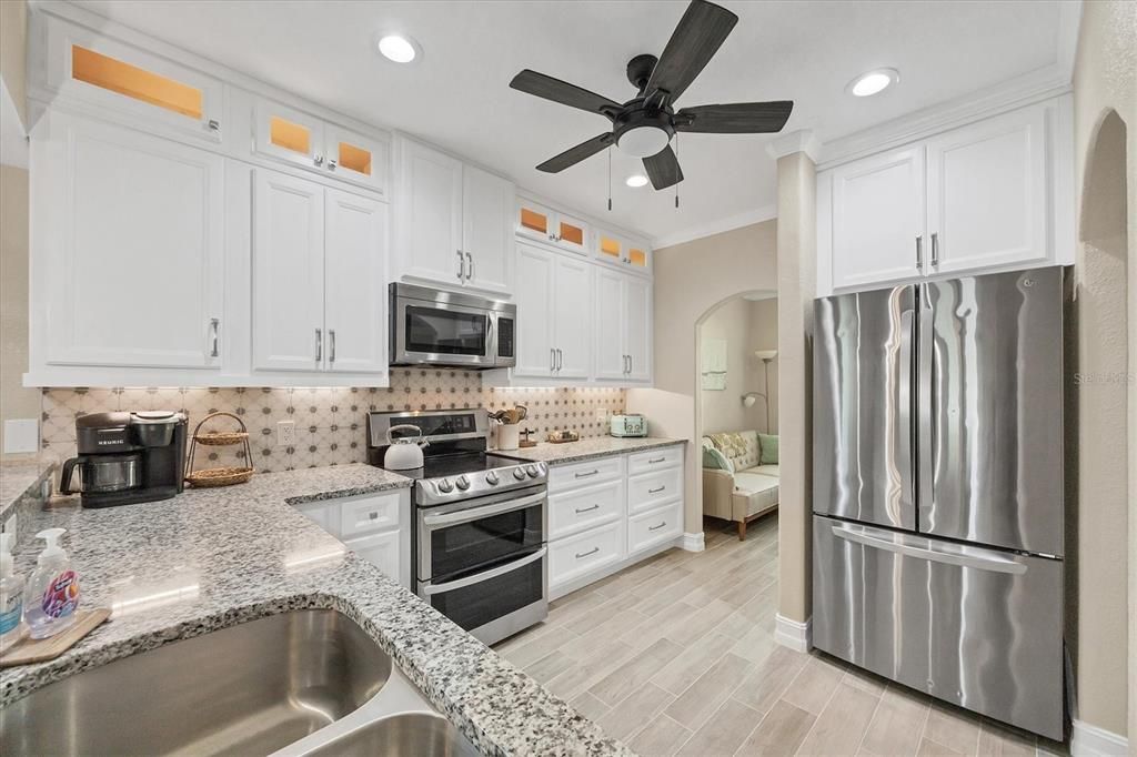 For Sale: $270,000 (2 beds, 2 baths, 1188 Square Feet)