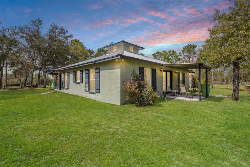 Recently Sold: $399,900 (2 beds, 1 baths, 1369 Square Feet)