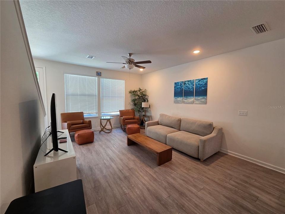 En Venta: $329,500 (3 camas, 2 baños, 1470 Pies cuadrados)