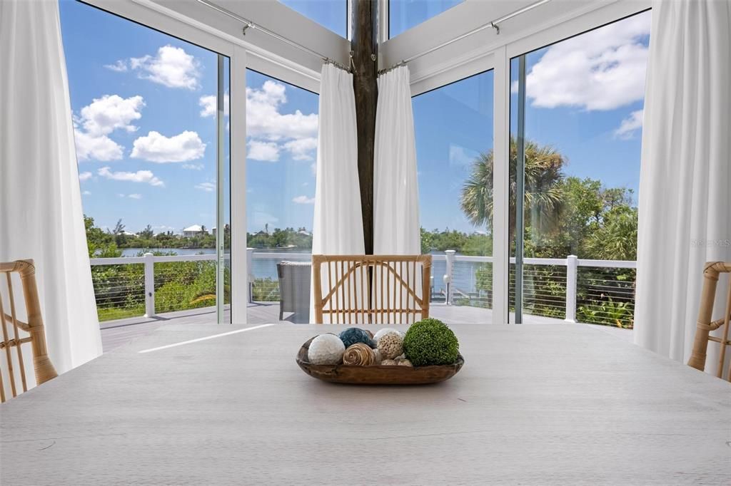 For Sale: $1,550,000 (3 beds, 3 baths, 2374 Square Feet)