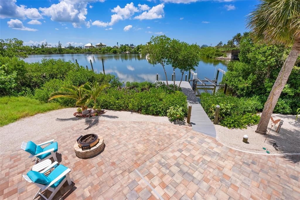 For Sale: $1,550,000 (3 beds, 3 baths, 2374 Square Feet)