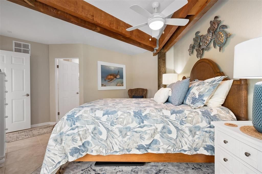 For Sale: $1,550,000 (3 beds, 3 baths, 2374 Square Feet)