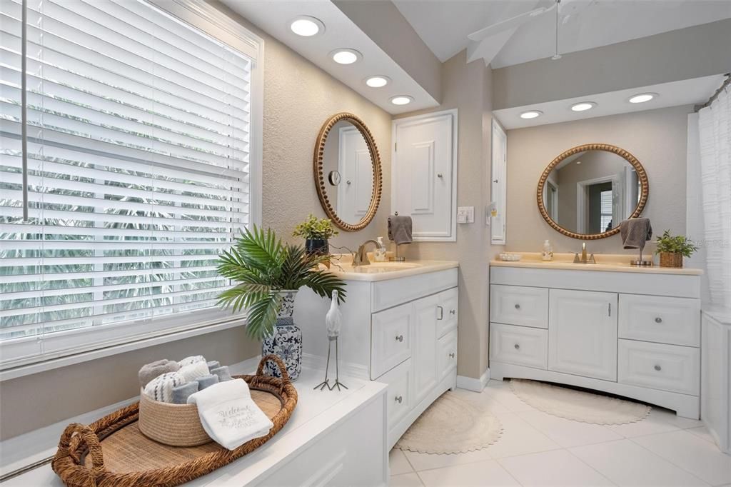 For Sale: $1,550,000 (3 beds, 3 baths, 2374 Square Feet)