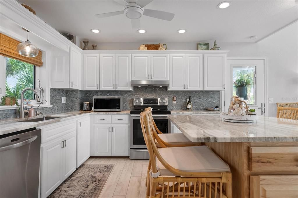 For Sale: $1,550,000 (3 beds, 3 baths, 2374 Square Feet)