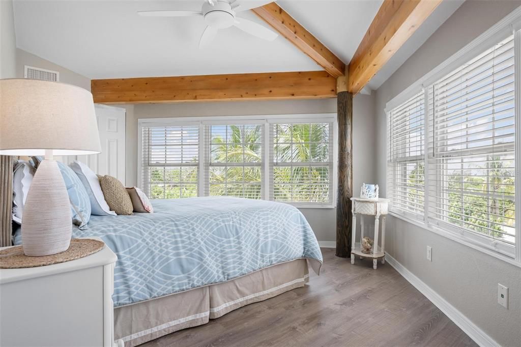 For Sale: $1,550,000 (3 beds, 3 baths, 2374 Square Feet)