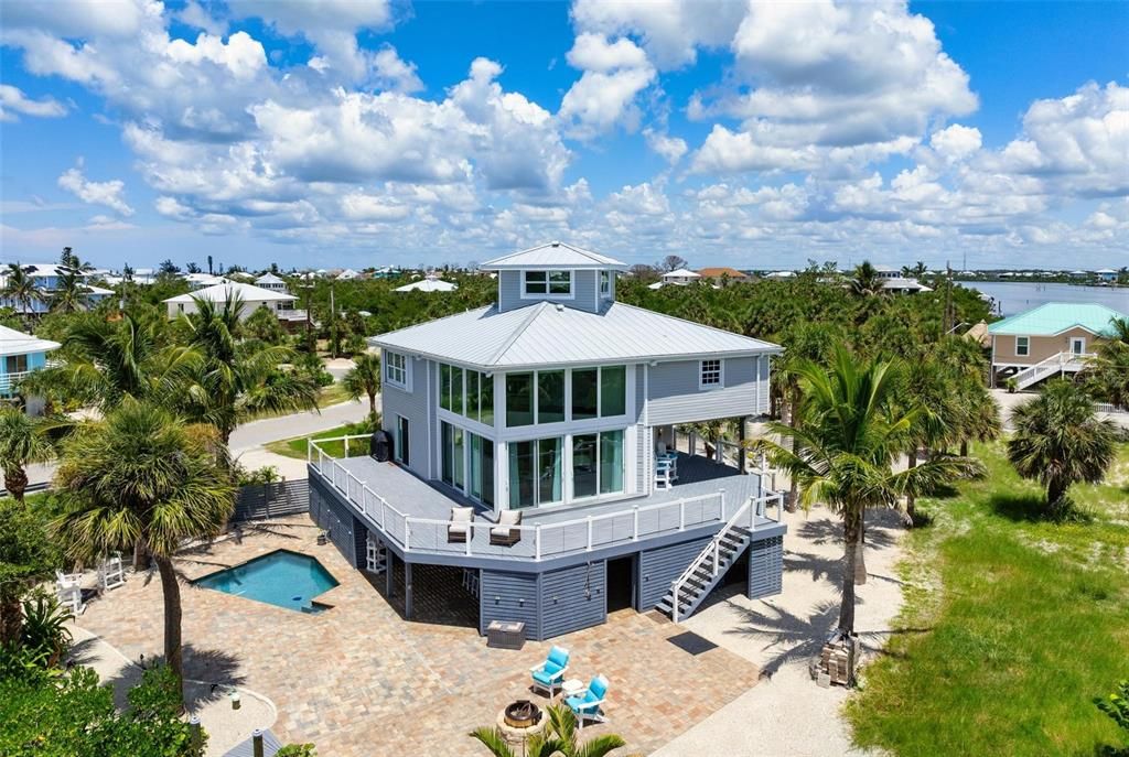 For Sale: $1,550,000 (3 beds, 3 baths, 2374 Square Feet)