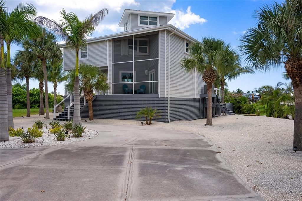 For Sale: $1,550,000 (3 beds, 3 baths, 2374 Square Feet)