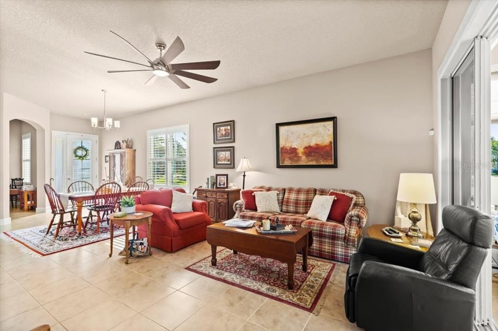 Active With Contract: $350,900 (2 beds, 2 baths, 1510 Square Feet)