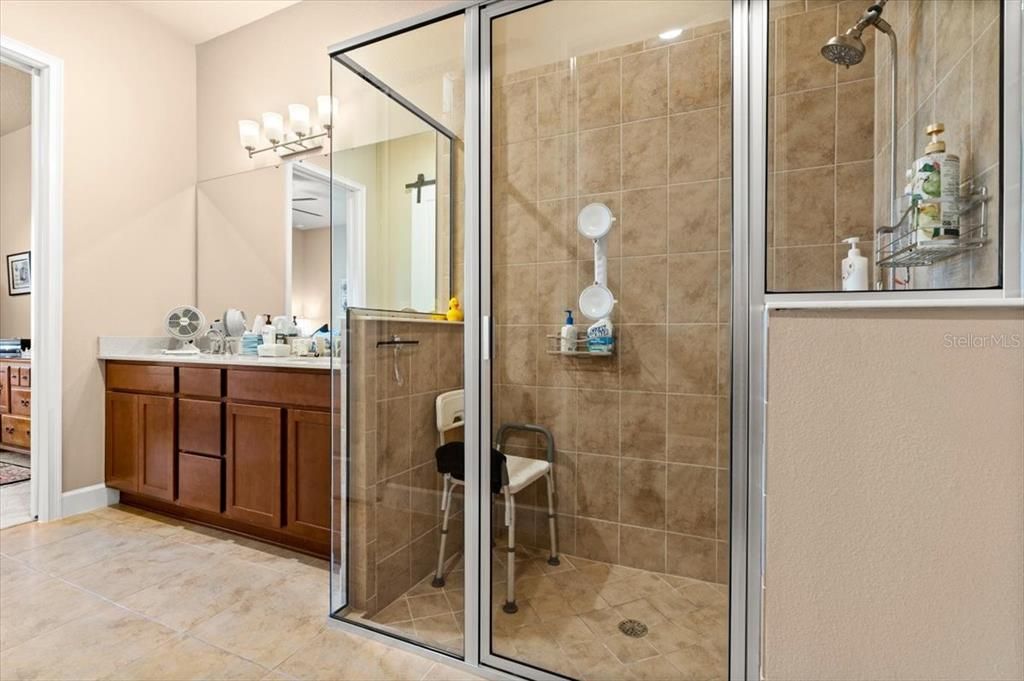 Active With Contract: $350,900 (2 beds, 2 baths, 1510 Square Feet)