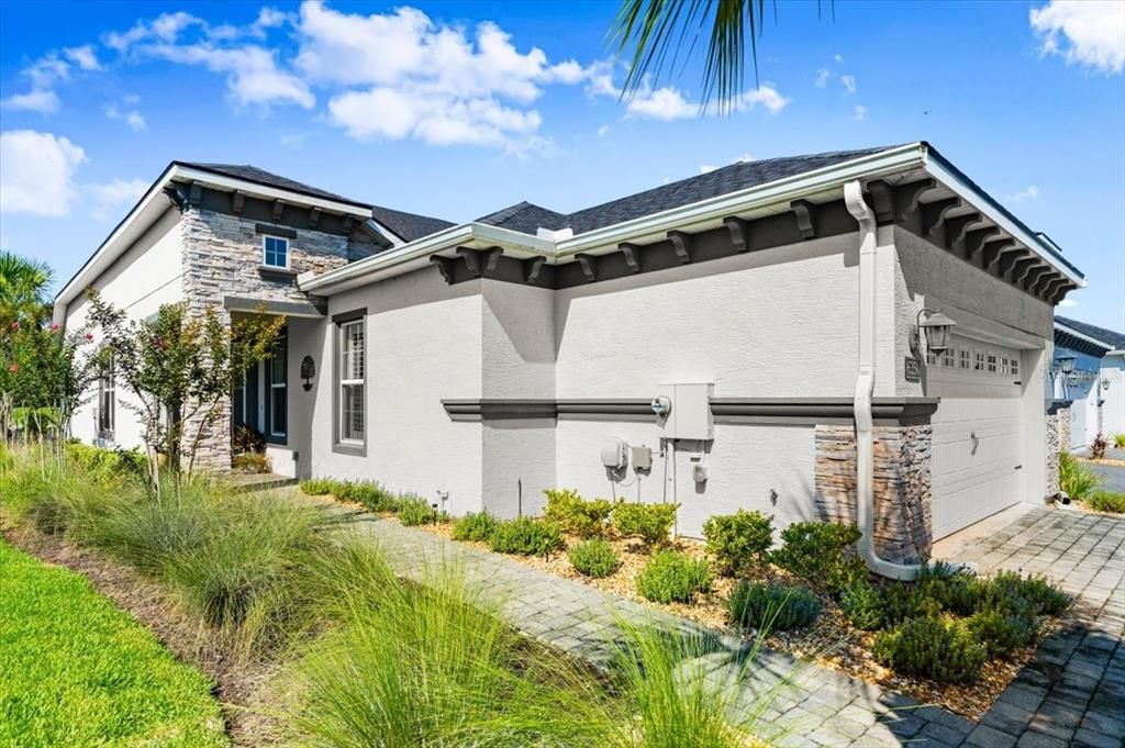 Active With Contract: $350,900 (2 beds, 2 baths, 1510 Square Feet)