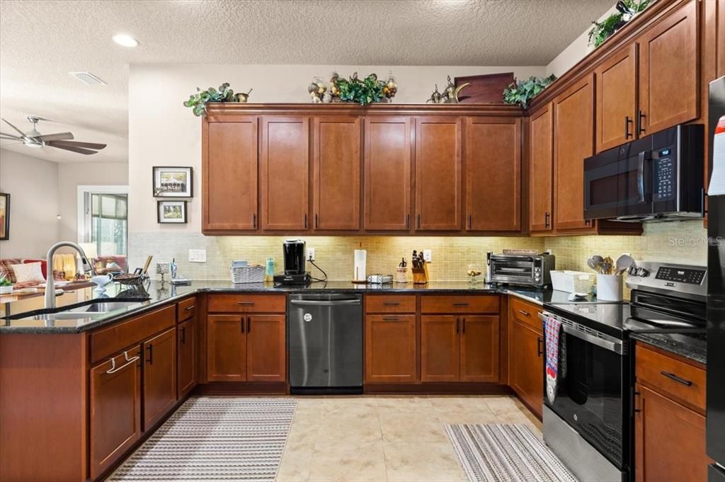 Active With Contract: $350,900 (2 beds, 2 baths, 1510 Square Feet)