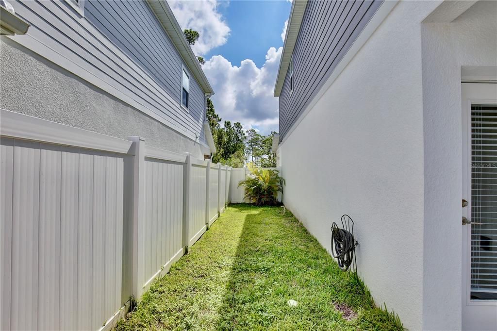 Active With Contract: $385,000 (3 beds, 2 baths, 1792 Square Feet)