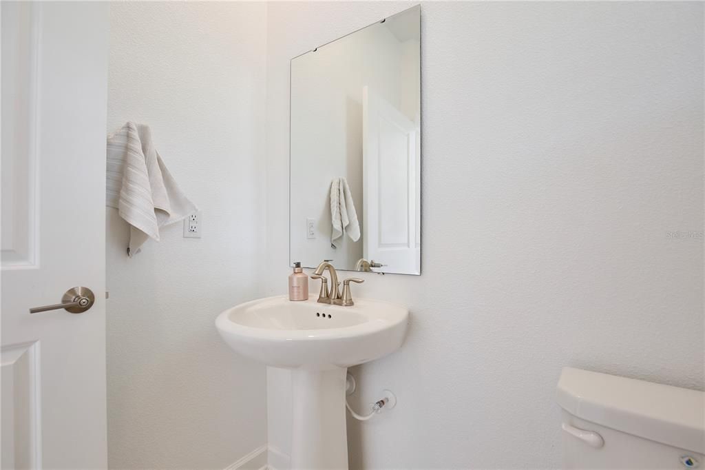 Active With Contract: $385,000 (3 beds, 2 baths, 1792 Square Feet)