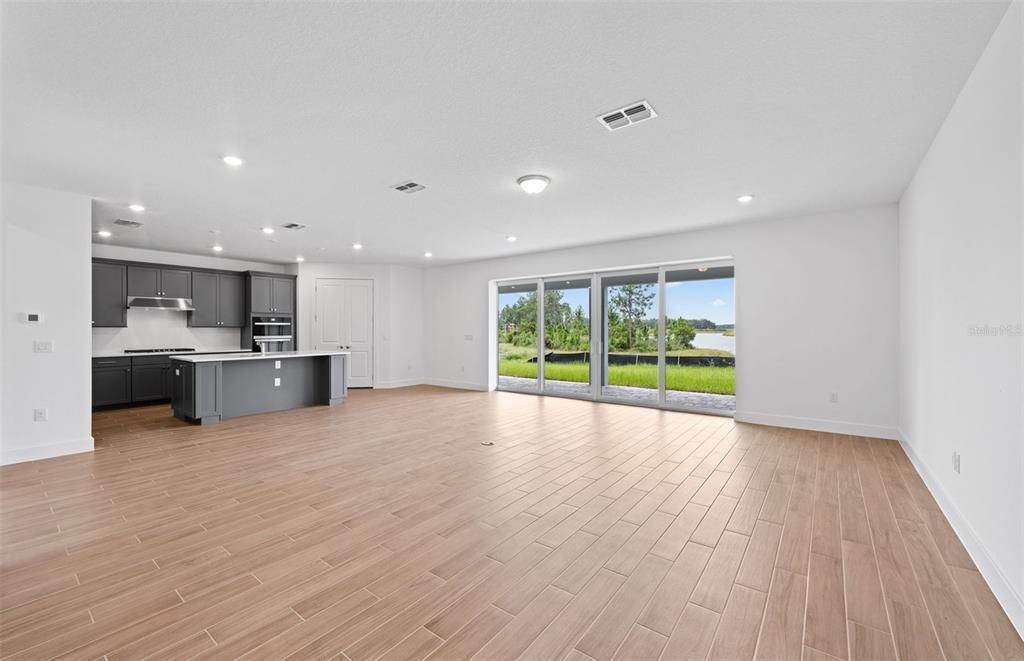 En Venta: $749,240 (5 camas, 4 baños, 4083 Pies cuadrados)