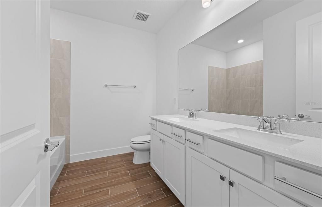 En Venta: $749,240 (5 camas, 4 baños, 4083 Pies cuadrados)