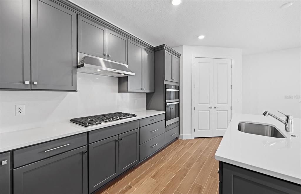 En Venta: $749,240 (5 camas, 4 baños, 4083 Pies cuadrados)