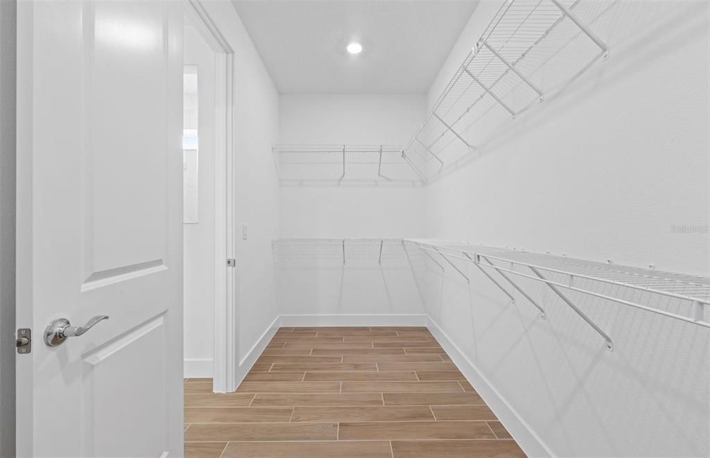 En Venta: $749,240 (5 camas, 4 baños, 4083 Pies cuadrados)