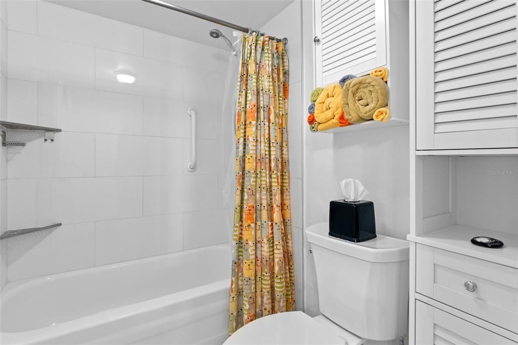 For Sale: $250,000 (2 beds, 2 baths, 1109 Square Feet)