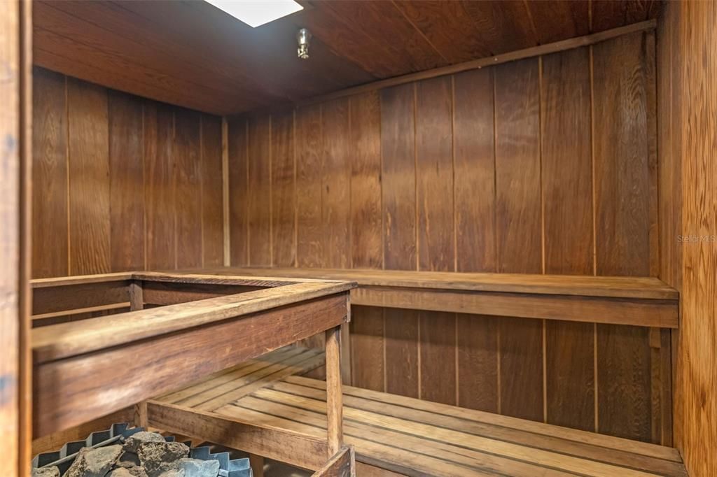 For Sale: $250,000 (2 beds, 2 baths, 1109 Square Feet)