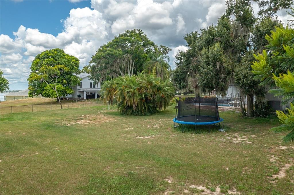 На продажу: $325,000 (3 спален, 2 ванн, 2536 Квадратных фут)