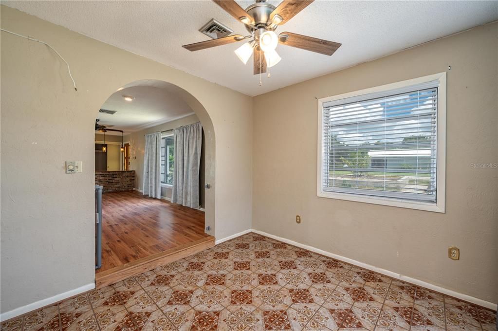 На продажу: $325,000 (3 спален, 2 ванн, 2536 Квадратных фут)