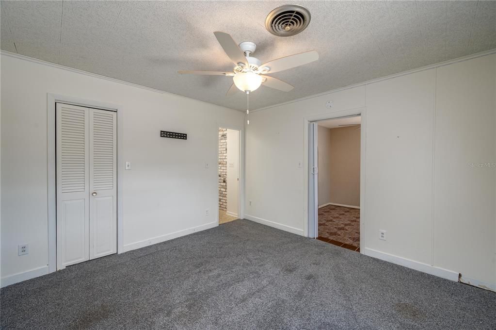 На продажу: $325,000 (3 спален, 2 ванн, 2536 Квадратных фут)