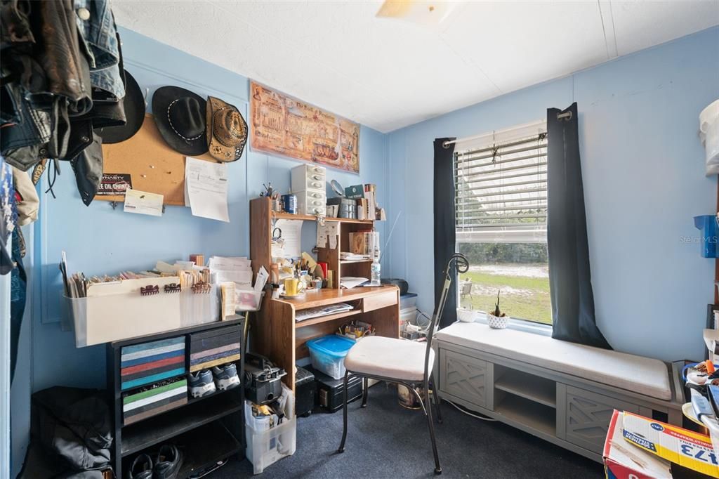 Active With Contract: $179,500 (3 beds, 2 baths, 924 Square Feet)